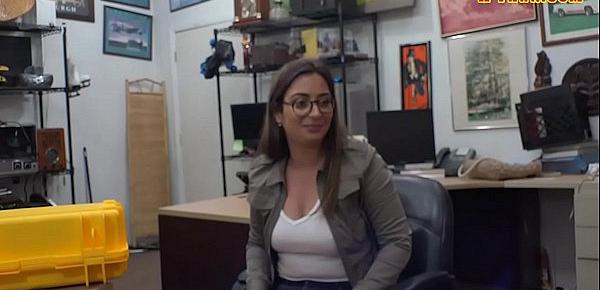 Busty woman with glasses pussy screwed